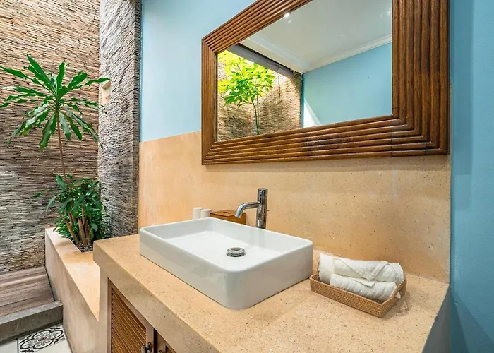 Exclusive 3br Pool 700m From