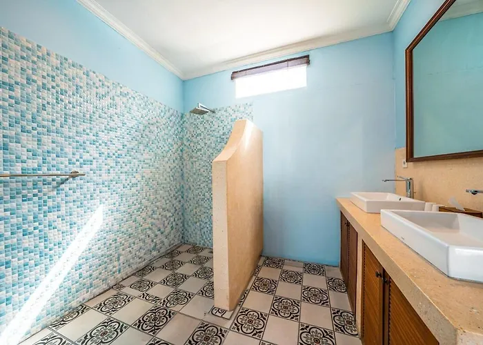 Apartment Exclusive 3br Pool 700m From Seminyak (Bali)